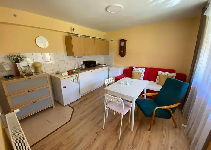 Anna Apartman *